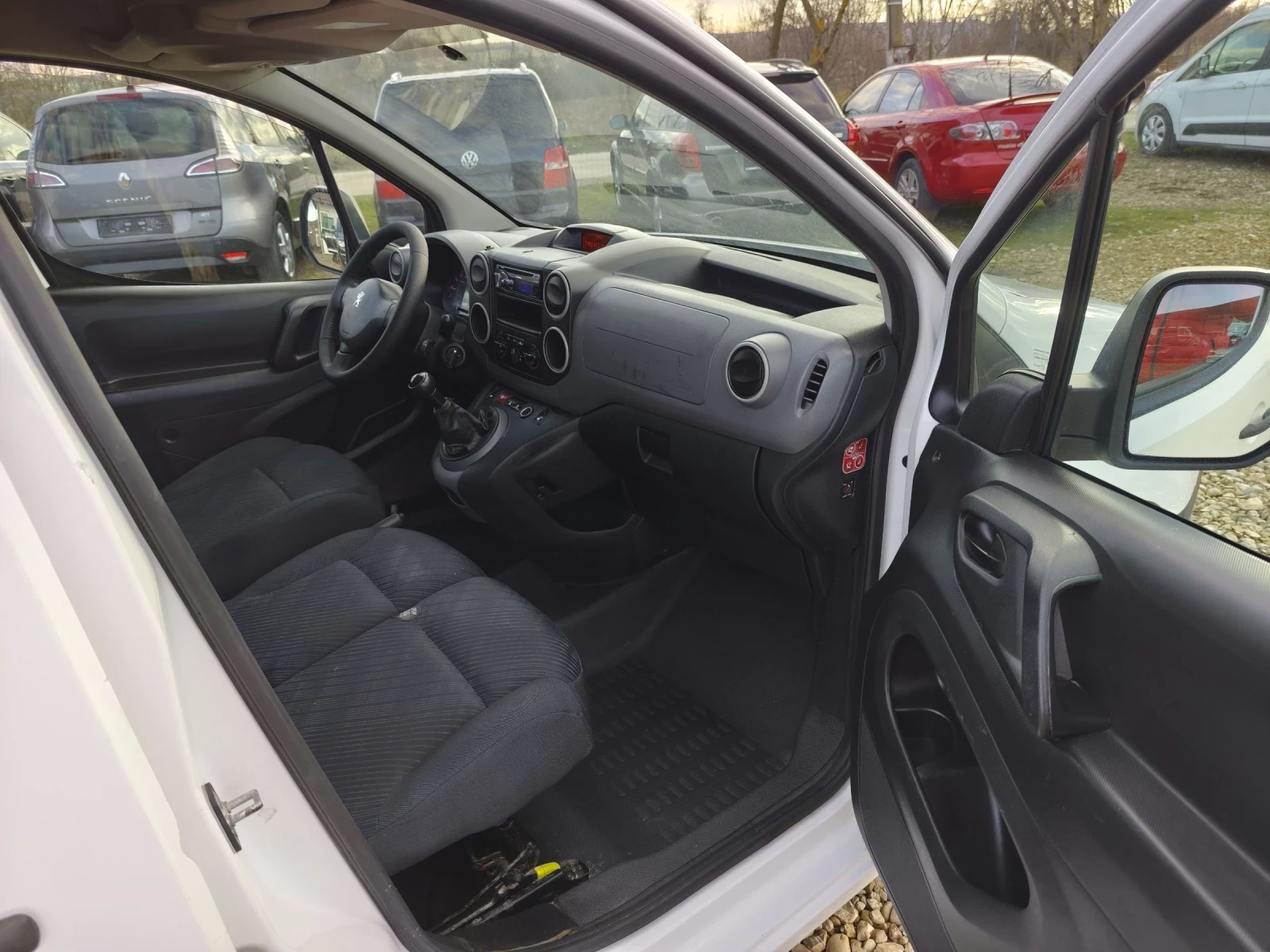 Peugeot Partner 1.6 HDI 91�.�. ����� | Mobile.bg � ����������� 10