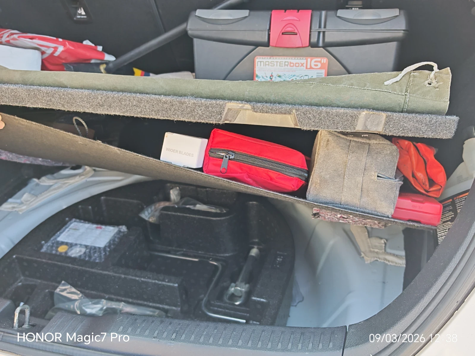 Toyota Auris, снимка 5 - Автомобили и джипове - 53780231