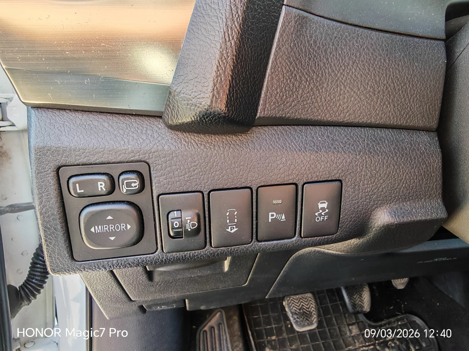 Toyota Auris, снимка 10 - Автомобили и джипове - 53780231