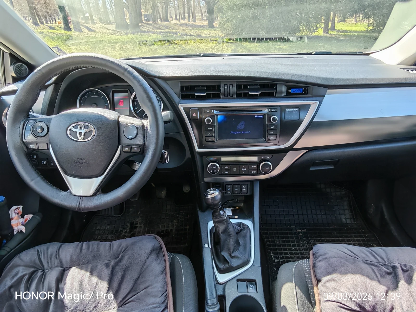 Toyota Auris, снимка 7 - Автомобили и джипове - 53780231