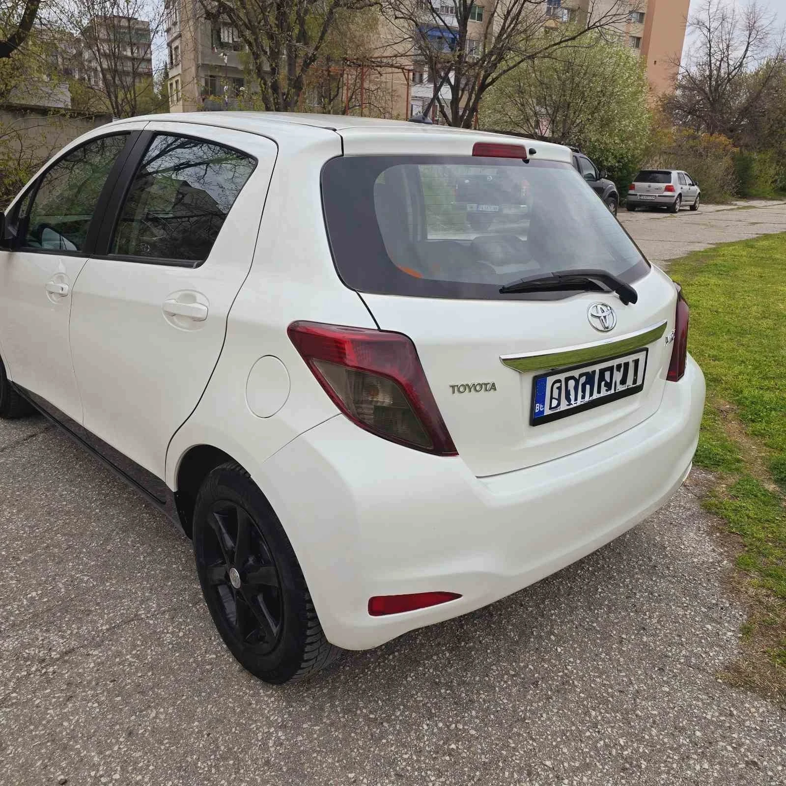 Toyota Yaris, снимка 4 - Автомобили и джипове - 54237039