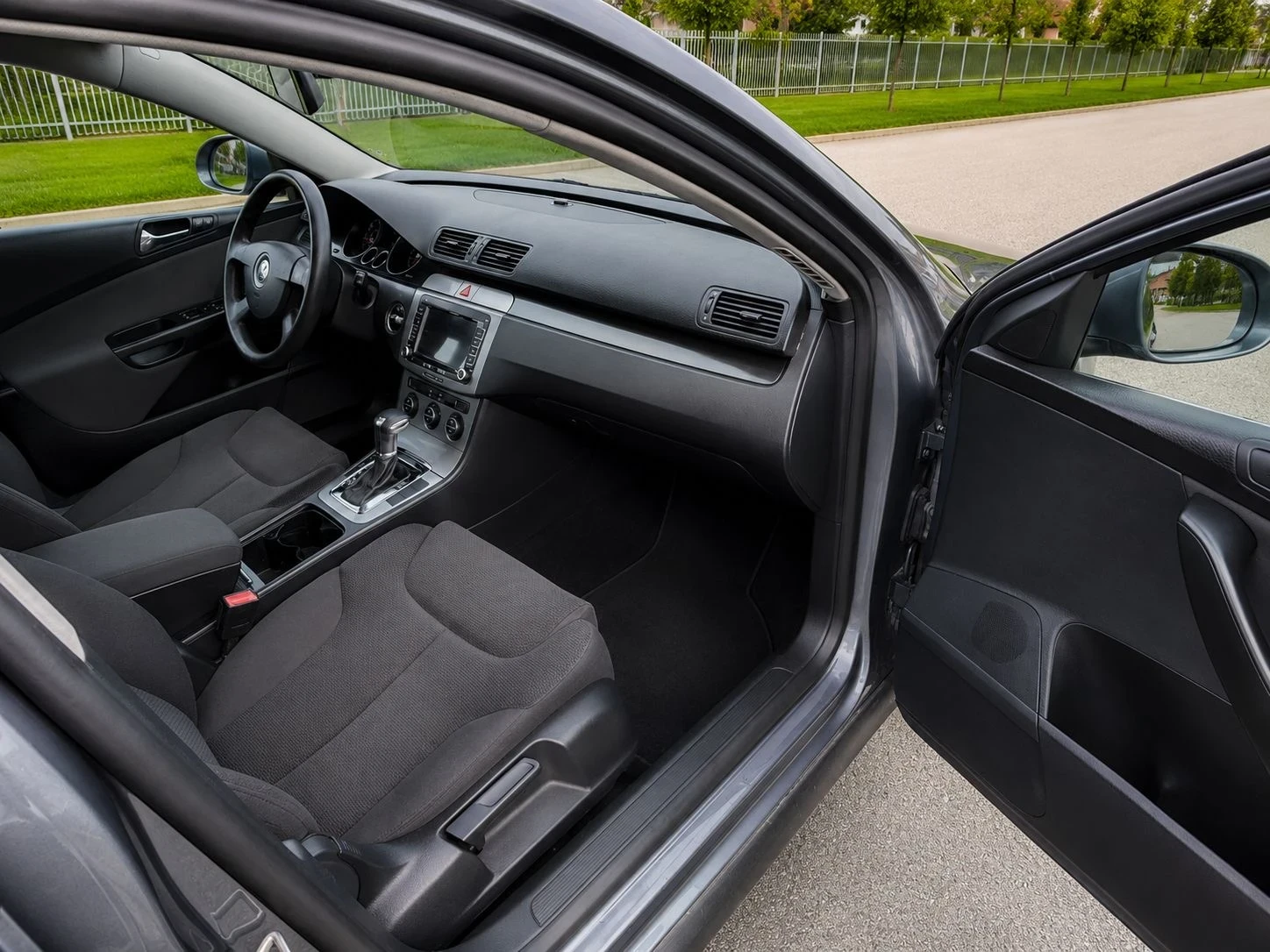 VW Passat 2.0TDI DSG * ЛИЗИНГ, снимка 13 - Автомобили и джипове - 54499392