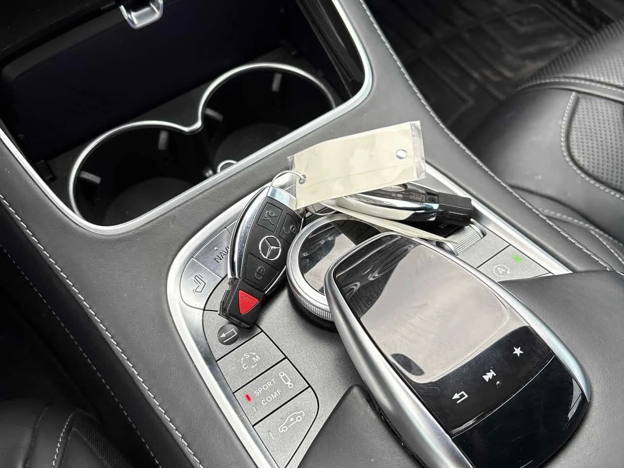 Mercedes-Benz S 63 AMG * CARFAX * HEAD UP * BURMESTER * ОБДУХВАНЕ * 360, снимка 9 - Автомобили и джипове - 54600328