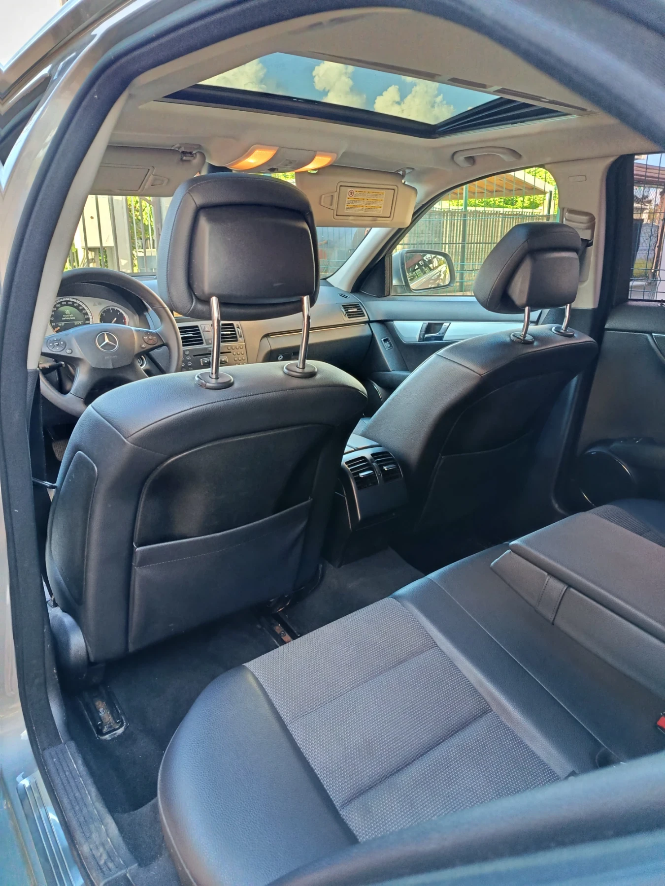Mercedes-Benz C 320, снимка 2 - Автомобили и джипове - 54663117