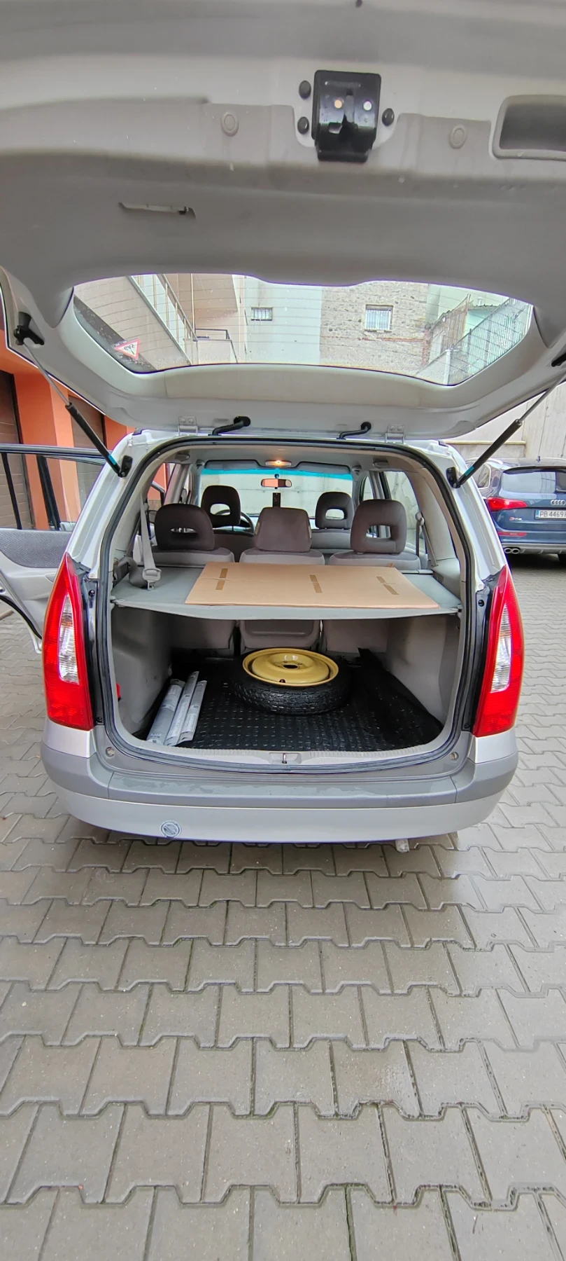 Mazda Premacy 1. 9 lpg, снимка 6 - Автомобили и джипове - 54870158