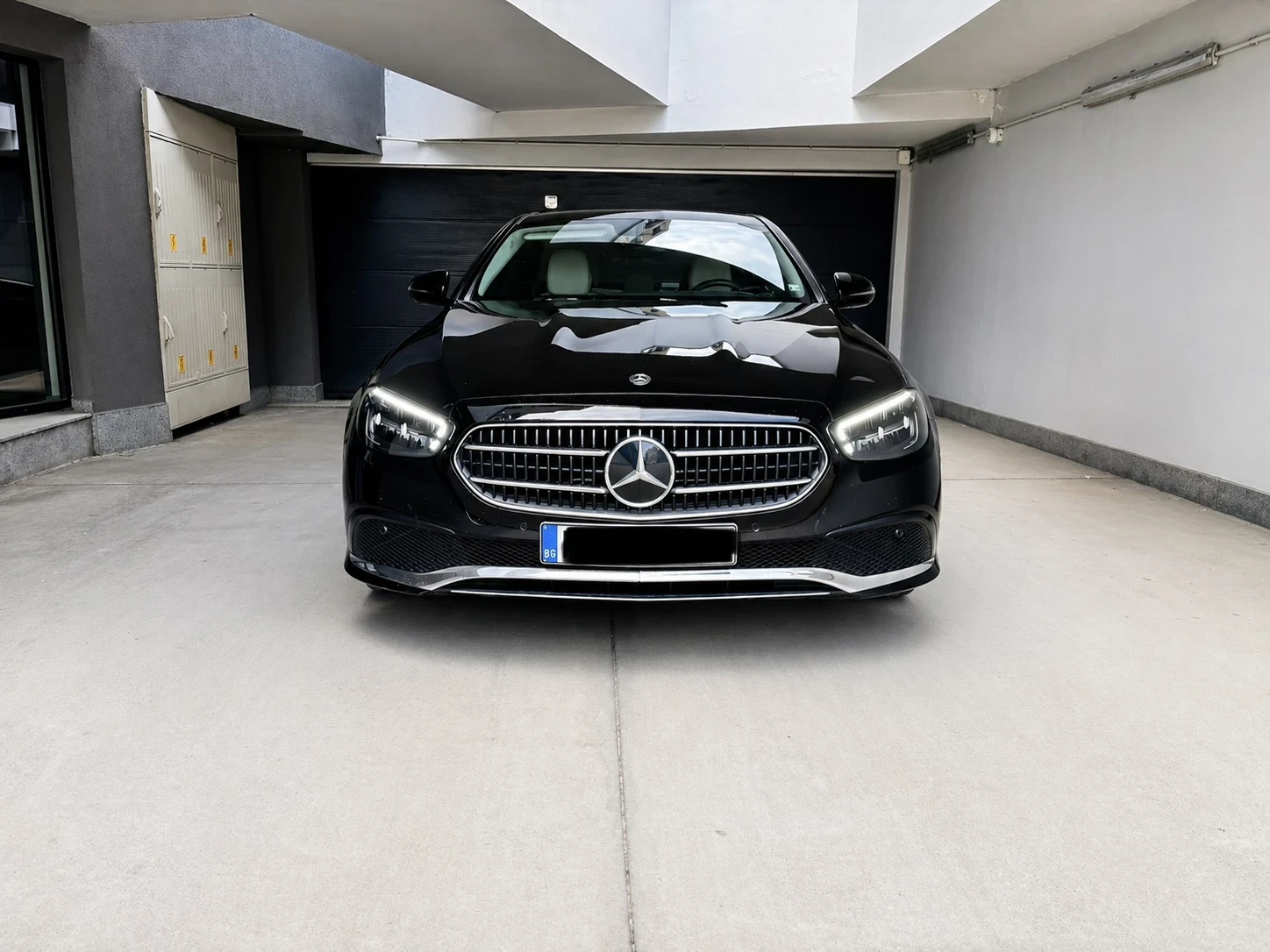 Mercedes-Benz E 220 Avantgard, снимка 2 - Автомобили и джипове - 54824784