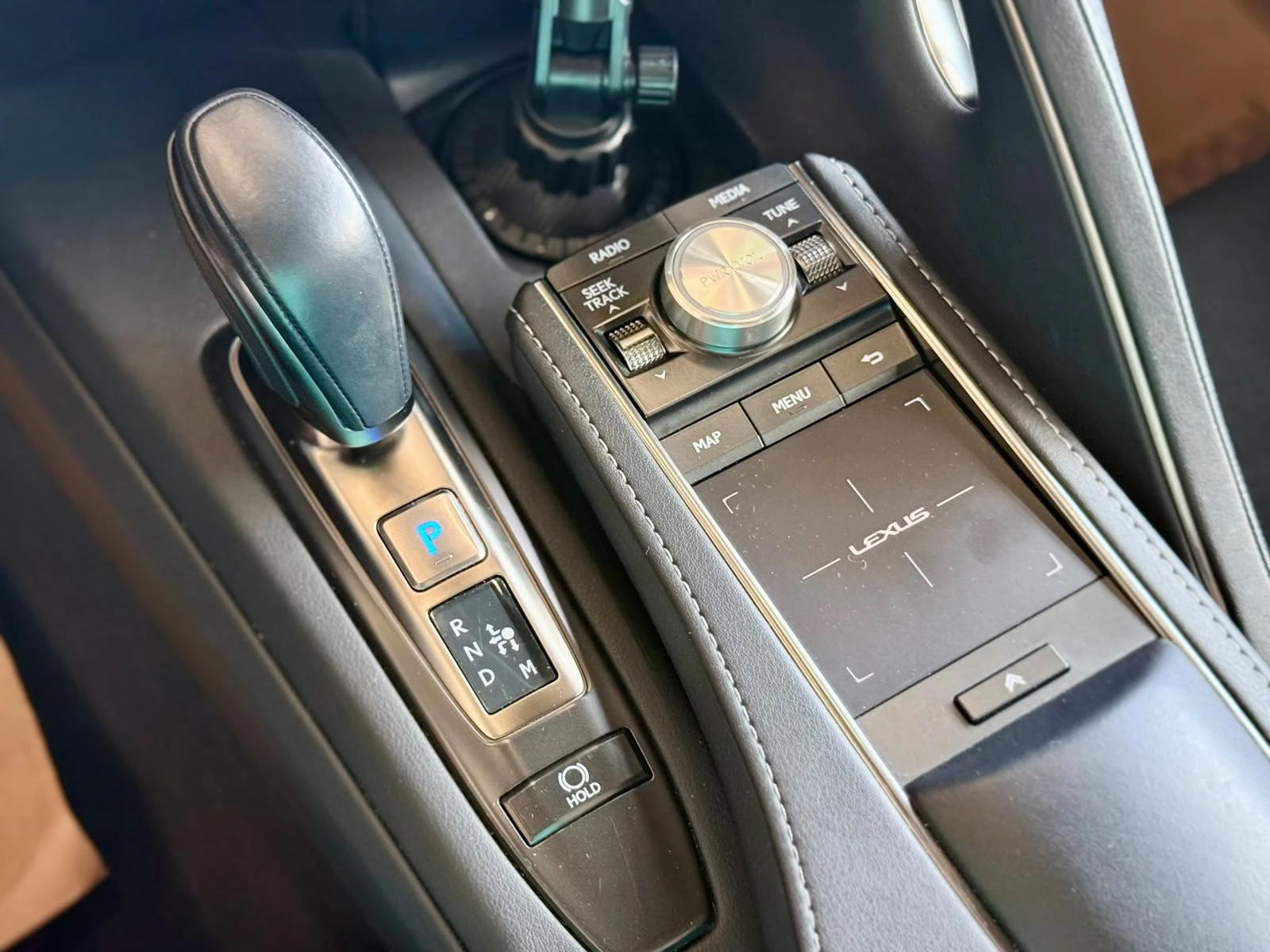 Lexus LC 500 V8* Full* 360* Mark Levinson * ЛИЗИНГ, снимка 15 - Автомобили и джипове - 55238154
