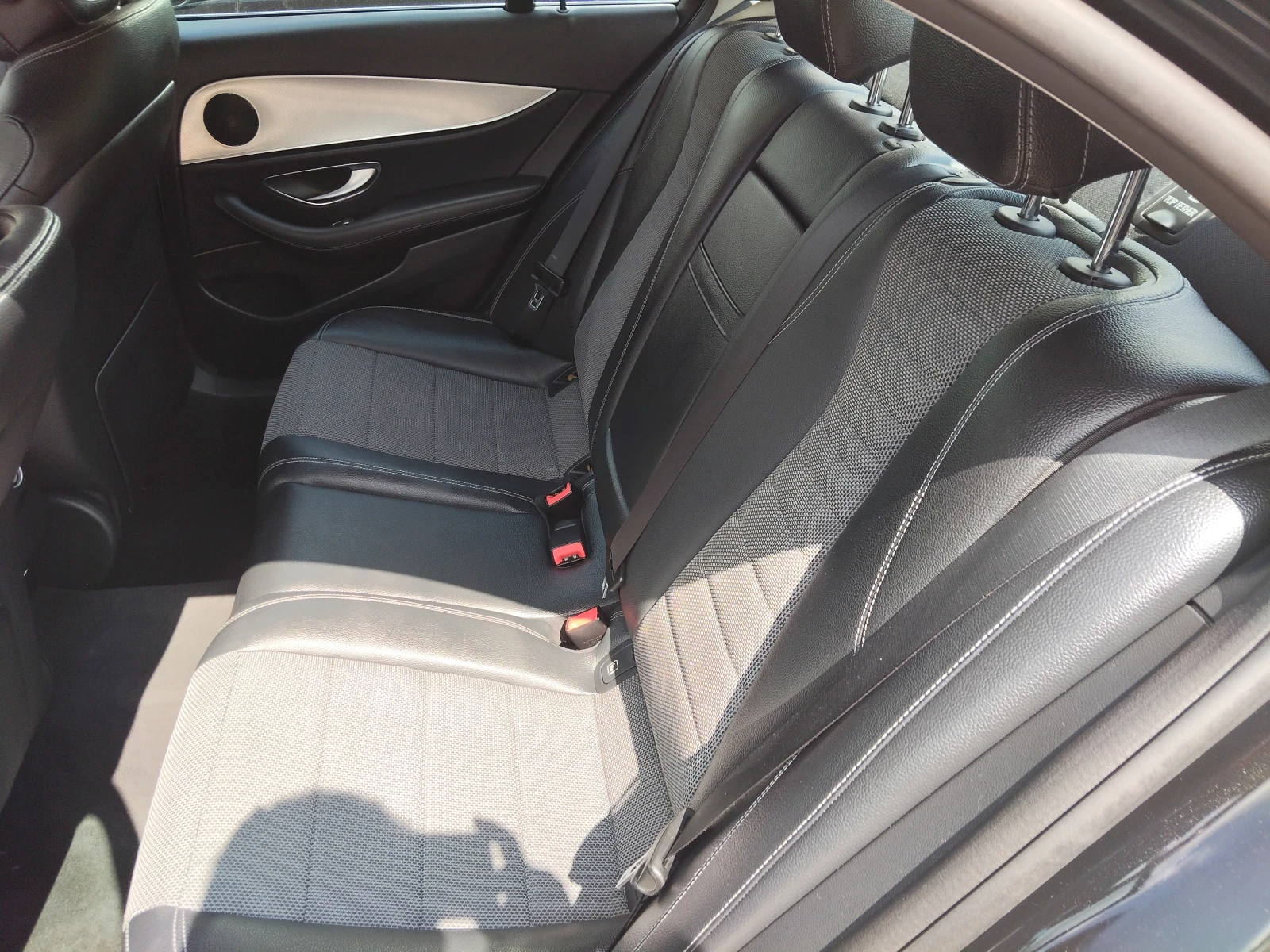 Mercedes-Benz E 220, снимка 8 - Автомобили и джипове - 55330168