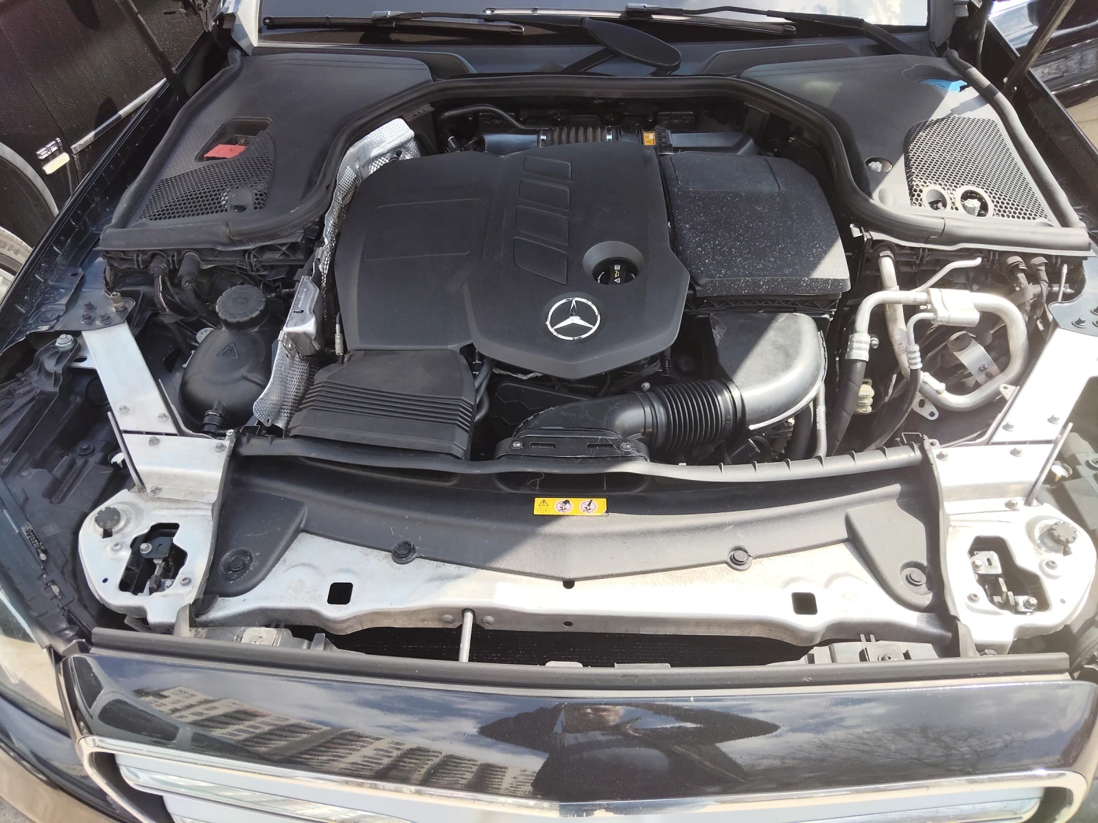Mercedes-Benz E 220, снимка 7 - Автомобили и джипове - 55330168