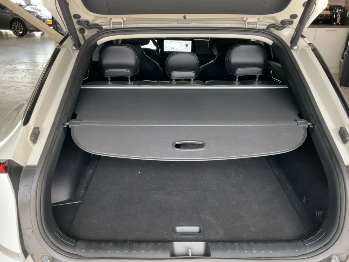Kia EV6 77.4kw* Matrix* Камера* Термопомпа* FULL, снимка 17 - Автомобили и джипове - 55377573
