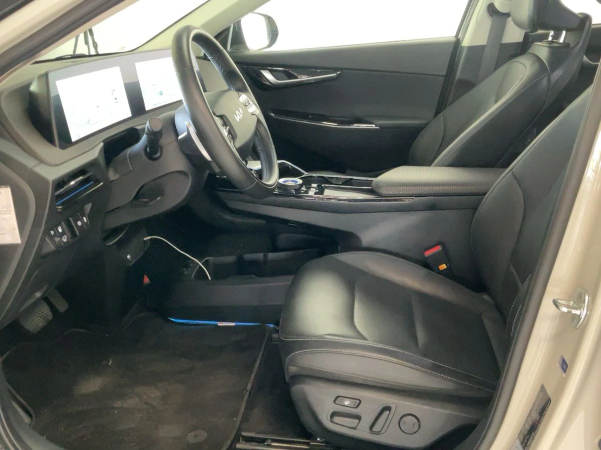 Kia EV6 77.4kw* Matrix* Камера* Термопомпа* FULL, снимка 9 - Автомобили и джипове - 55377573