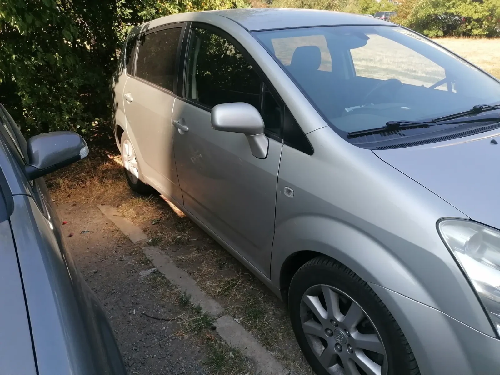 Toyota Corolla verso 2..2 D4D, снимка 6 - Автомобили и джипове - 56026639
