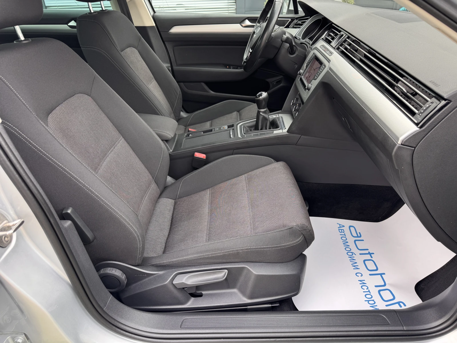 VW Passat BUSINESS/1.4TSI/150к.с./6MT, снимка 9 - Автомобили и джипове - 56165884