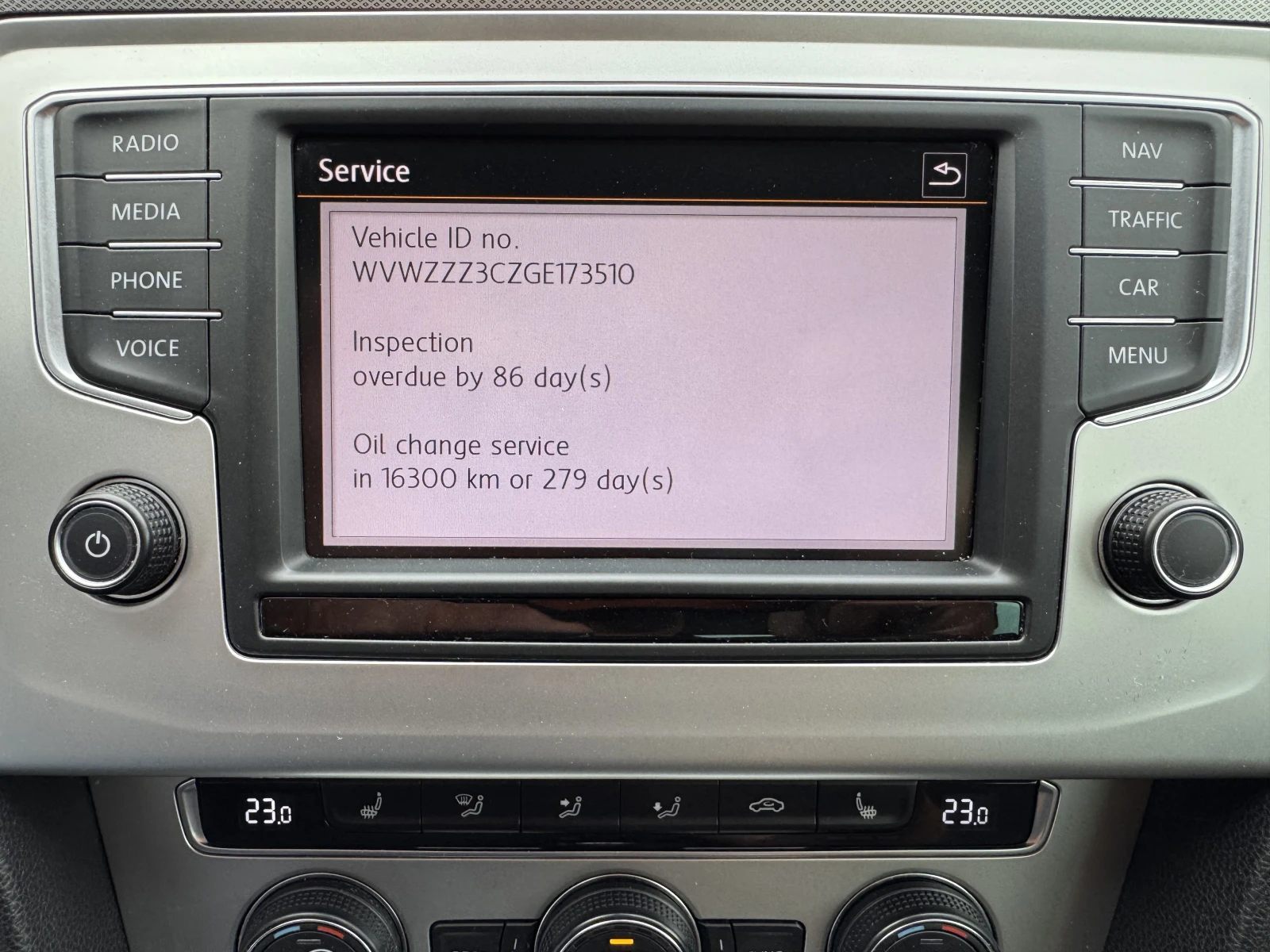 VW Passat BUSINESS/1.4TSI/150к.с./6MT, снимка 14 - Автомобили и джипове - 56165884