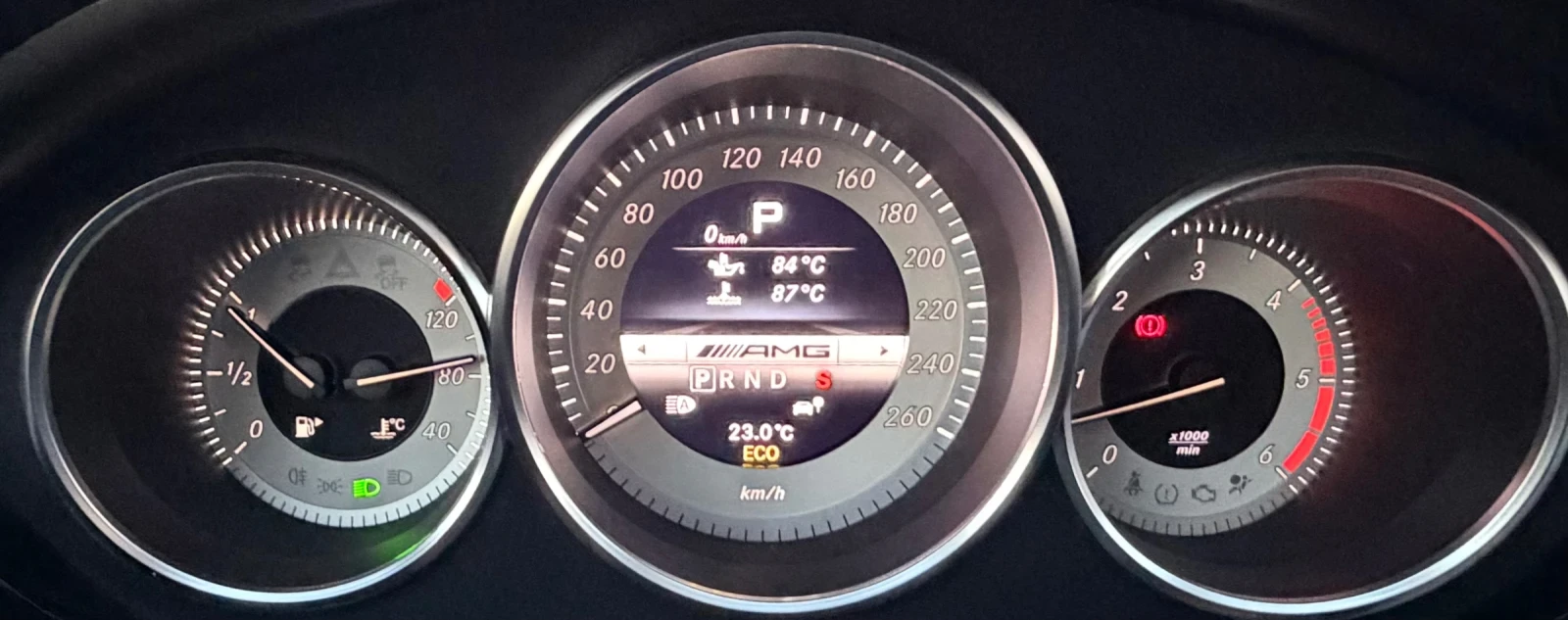 Mercedes-Benz CLS 350 AMG пакет* Shooting brake* Harman Kardon, снимка 10 - Автомобили и джипове - 56216965