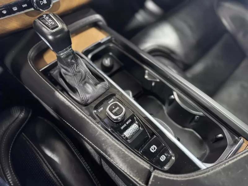 Volvo Xc90 T6 Inscription/Подгрев/Панорама/Keyless/Лизинг, снимка 11 - Автомобили и джипове - 52318057