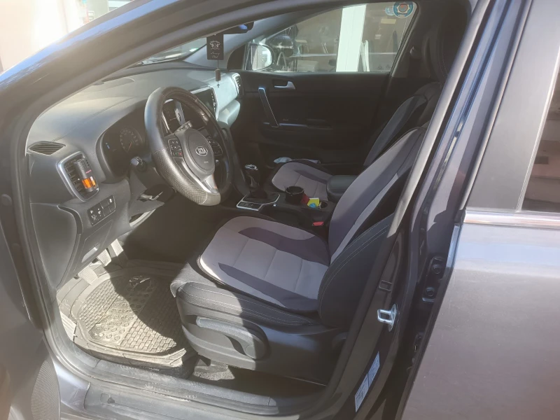 Kia Sportage 1.6, снимка 4 - Автомобили и джипове - 52401605