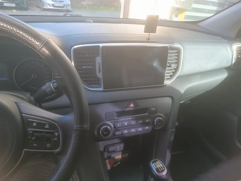 Kia Sportage 1.6, снимка 5 - Автомобили и джипове - 52401605