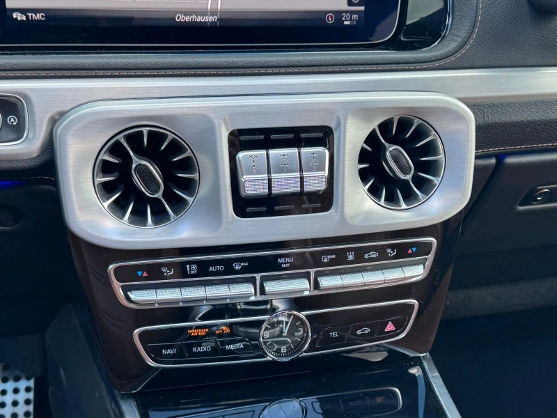 Mercedes-Benz G 400 d* 4M* AMG* DISTR* MEMORY* BURM* 360CAM* , снимка 10 - Автомобили и джипове - 52627790