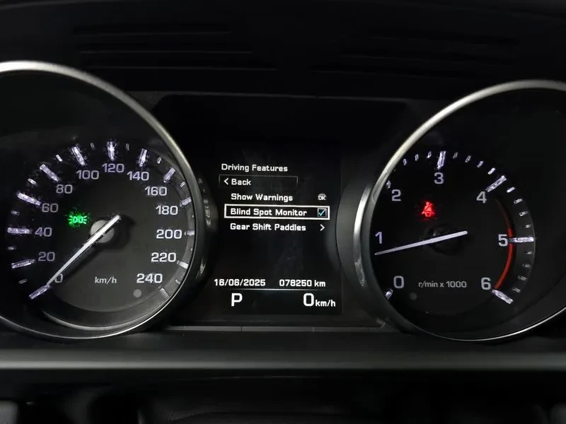 Land Rover Range Rover Sport 3.0, снимка 8 - Автомобили и джипове - 54500088