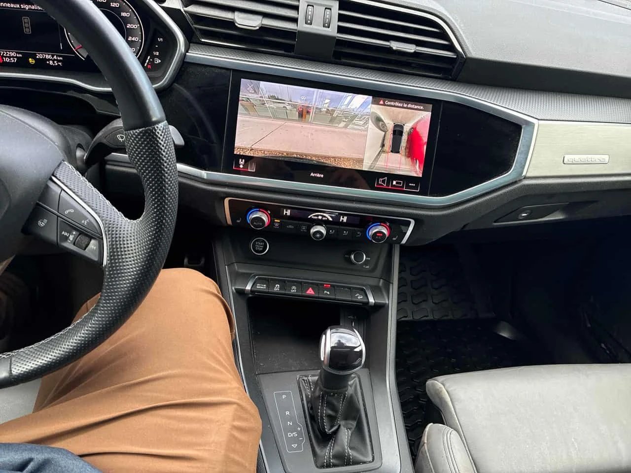 Audi Q3 TECHNIK QUATTRO * FULL S LINE* ПАНОРАМА* КАМЕРА* , снимка 9 - Автомобили и джипове - 54046693