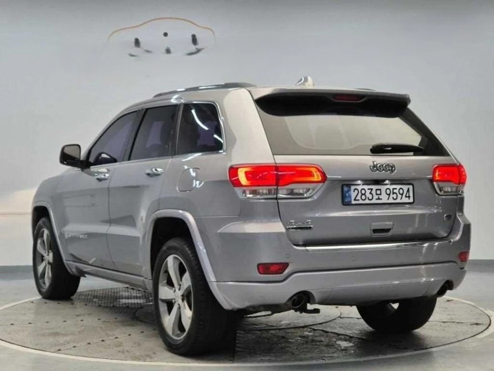 Jeep Grand cherokee 3.0 Diesel Overland DISItronic, снимка 2 - Автомобили и джипове - 54763511