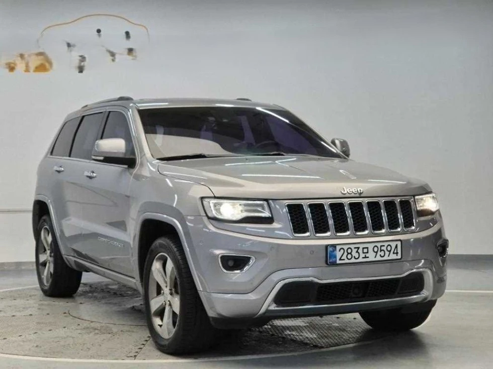 Jeep Grand cherokee 3.0 Diesel Overland DISItronic, снимка 4 - Автомобили и джипове - 54763511