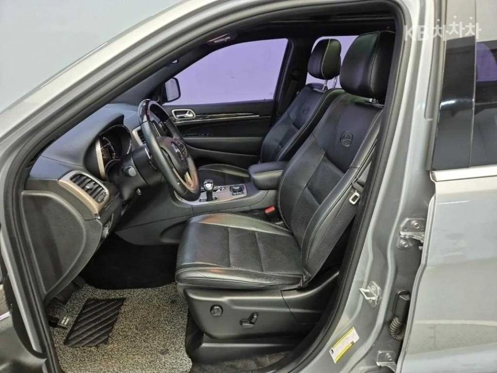 Jeep Grand cherokee 3.0 Diesel Overland DISItronic, снимка 10 - Автомобили и джипове - 54763511