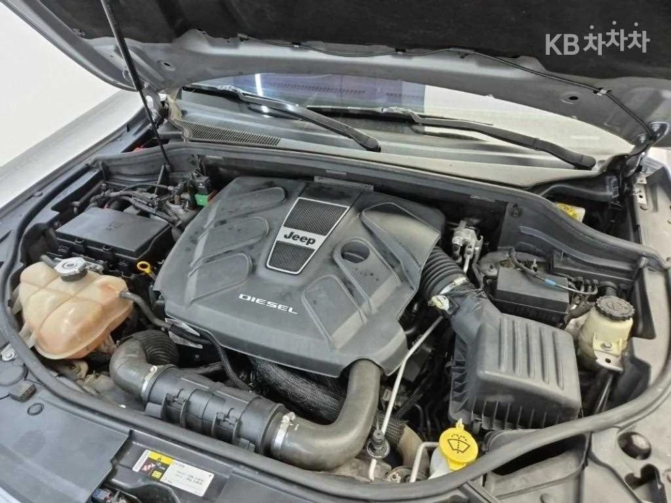 Jeep Grand cherokee 3.0 Diesel Overland DISItronic, снимка 5 - Автомобили и джипове - 54763511