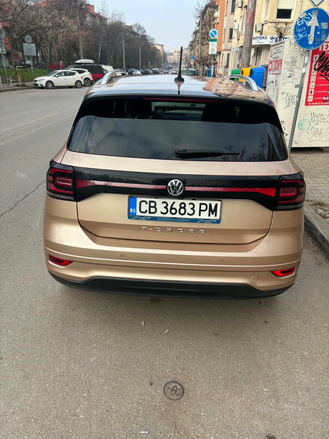 VW T-Cross R-Line, снимка 7 - Автомобили и джипове - 55335522