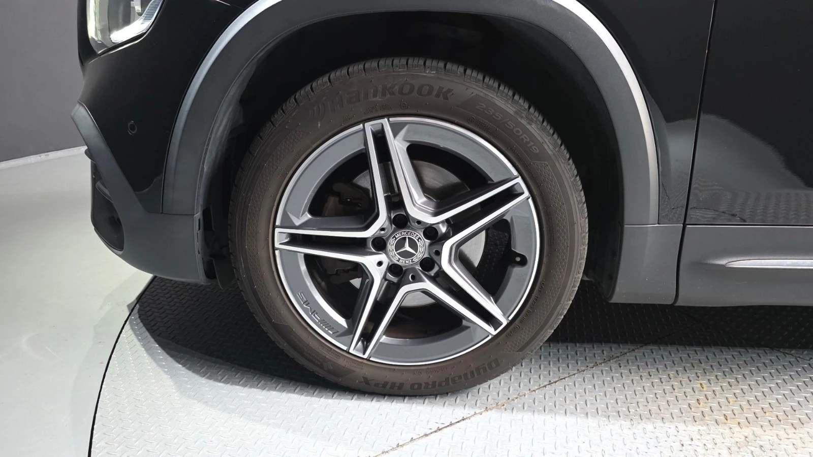 Mercedes-Benz GLB 250 AMG* КАМЕРА* ПАНОРАМА* ПОДГРЕВ, снимка 5 - Автомобили и джипове - 55432942