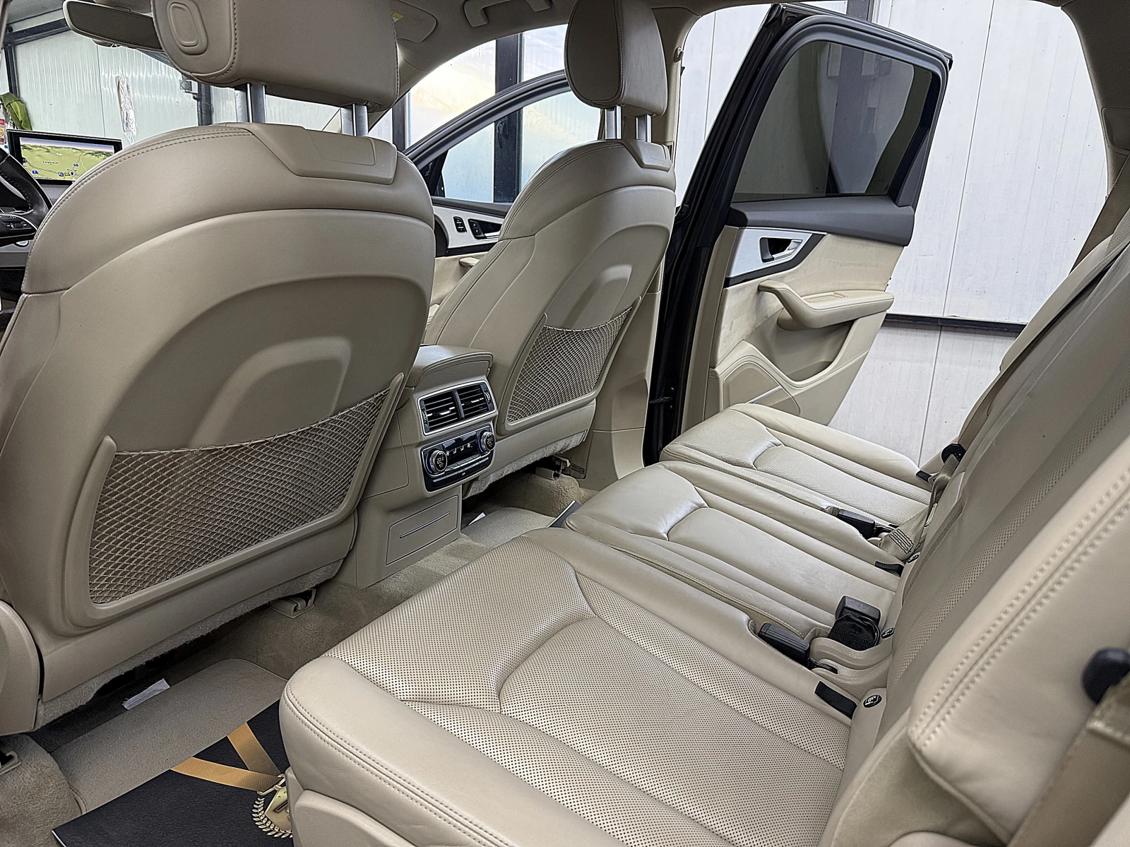Audi Q7 /360-K/ПОДГРЕВ ОБДУХВАНЕ ГЕРМАНИЯ СОБСТВЕН ЛИЗИНГ, снимка 11 - Автомобили и джипове - 55740880