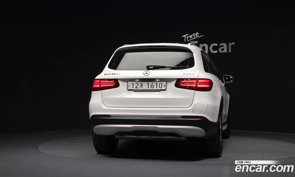 Mercedes-Benz GLC GLC350e 4MATIC Premium, снимка 4 - Автомобили и джипове - 56117405