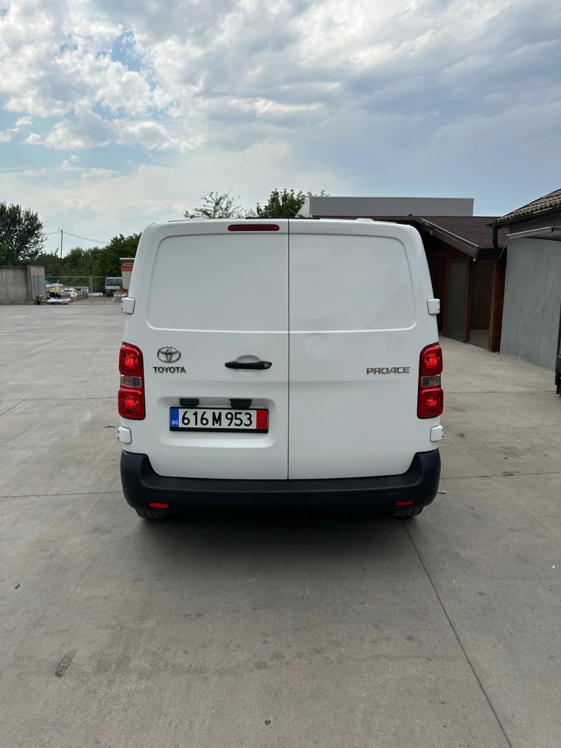 Toyota Proace Швейцария, снимка 6 - Бусове и автобуси - 47444156