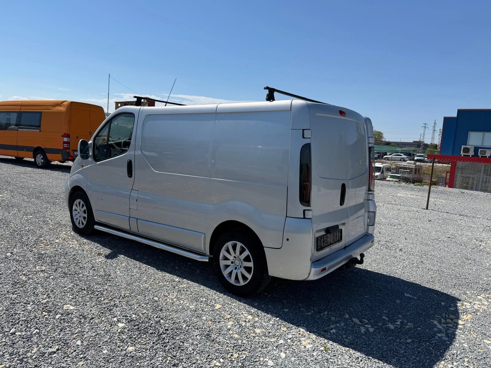 Renault Trafic 2.5 DCI 140HP, снимка 8 - Бусове и автобуси - 54441678