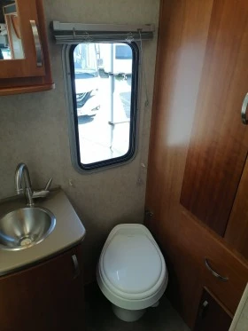 Кемпер Mercedes-Benz Dodge Fleetwood Pulse, снимка 16