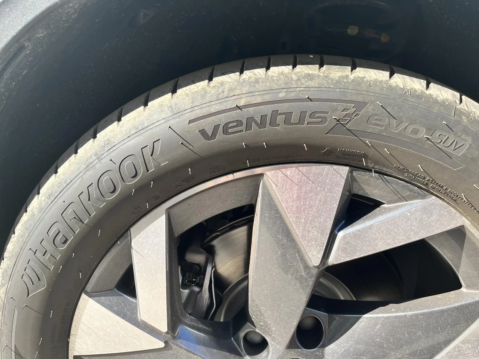 Гуми Летни 235/50R19, снимка 2 - Гуми и джанти - 54913062