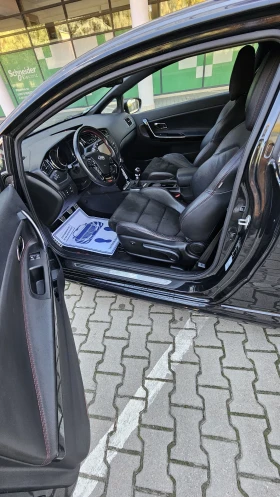 Kia Ceed 1.6GT 204к.с, снимка 11