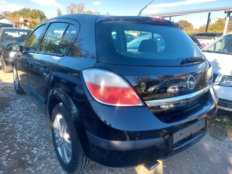 Opel Astra 1.8 бензин , снимка 6 - Автомобили и джипове - 47429223