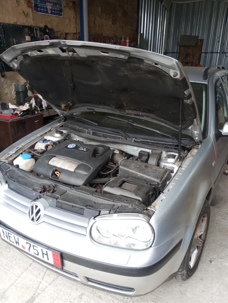 VW Golf Комби теглич 4х4, снимка 8 - Автомобили и джипове - 47893081