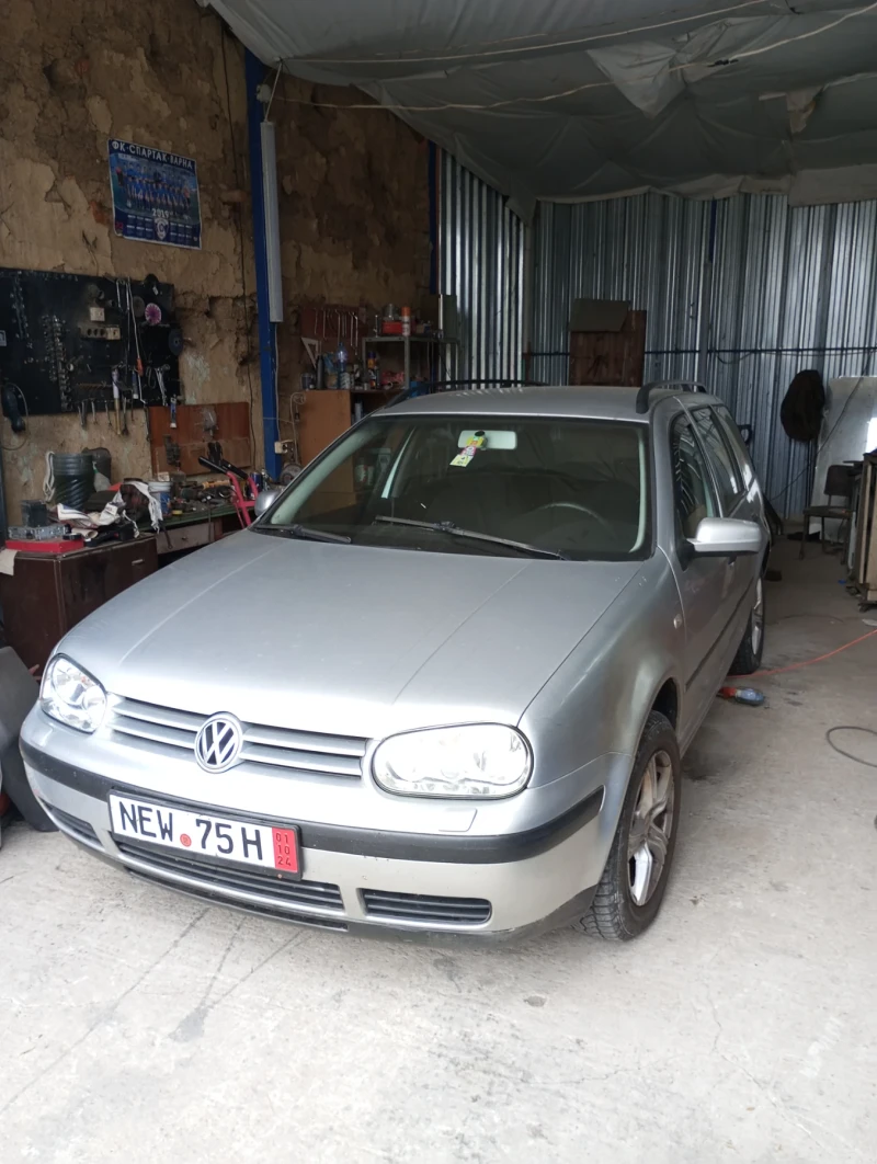 VW Golf Комби теглич 4х4, снимка 1 - Автомобили и джипове - 47893081