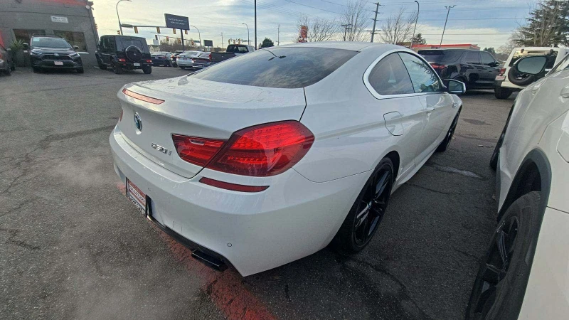 BMW 650 KEYLESS/NAVI/КАМЕРА/ПОДГРЕВ/Lane Keep, снимка 5 - Автомобили и джипове - 48733500