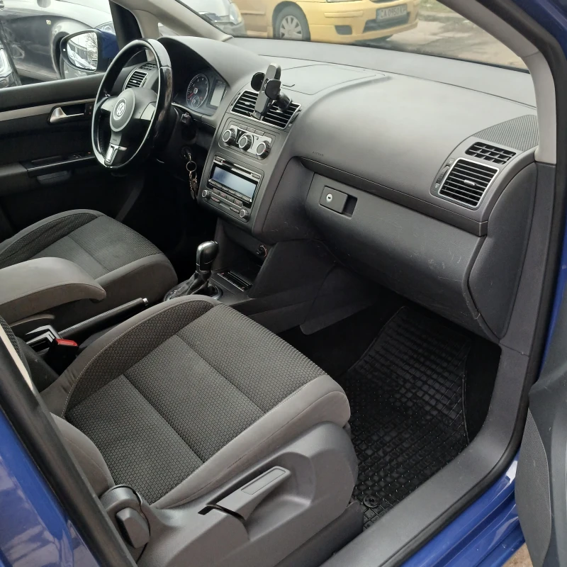 VW Touran АВТОМАТИК DSJ, снимка 10 - Автомобили и джипове - 48770404