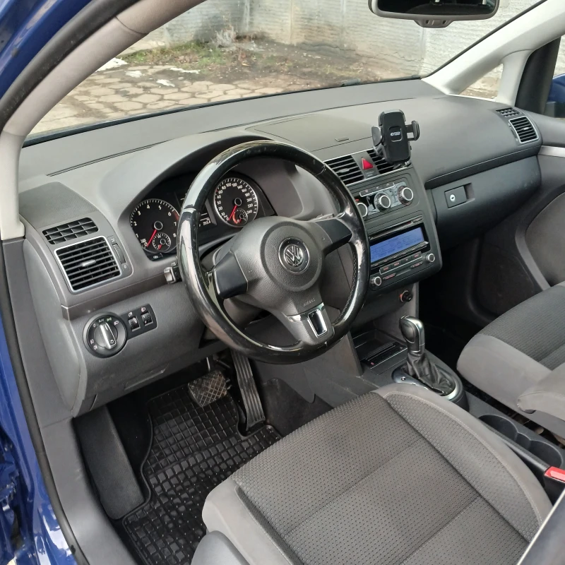 VW Touran АВТОМАТИК DSJ, снимка 12 - Автомобили и джипове - 48770404