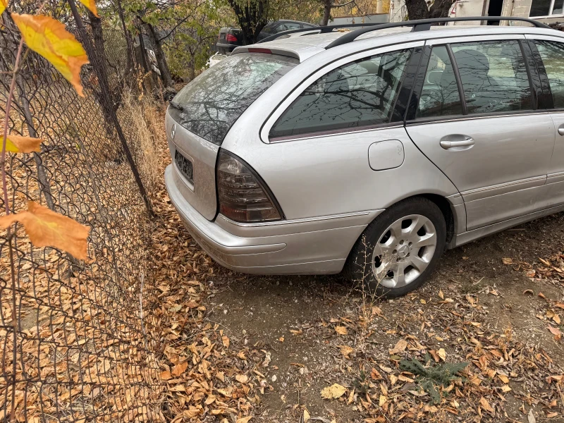 Mercedes-Benz C 220 2.2CDI 150кс, снимка 4 - Автомобили и джипове - 48926109