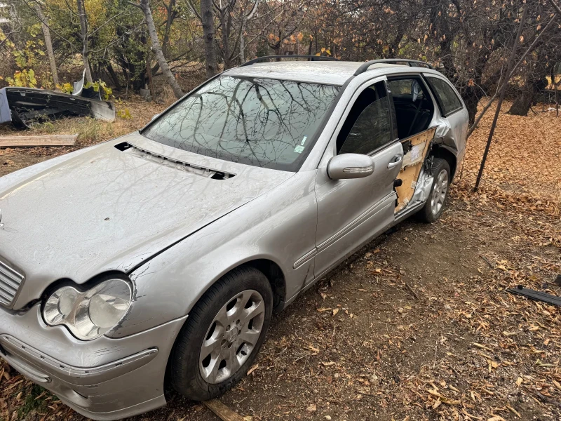 Mercedes-Benz C 220 2.2CDI 150кс, снимка 2 - Автомобили и джипове - 49612158