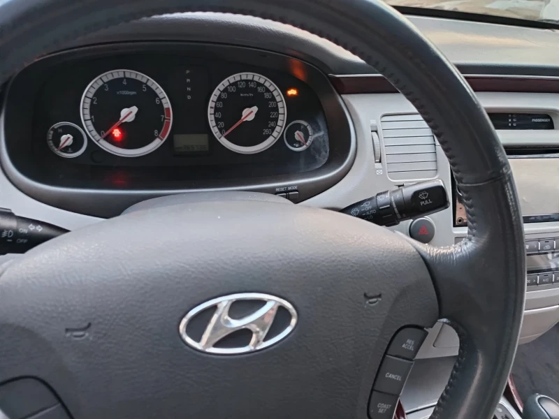 Hyundai Grandeur, снимка 5 - Автомобили и джипове - 52142011