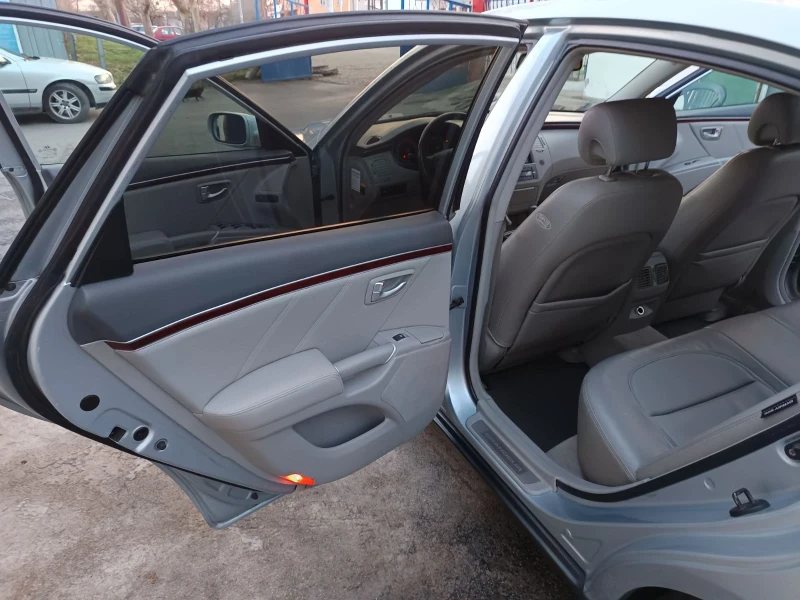 Hyundai Grandeur, снимка 11 - Автомобили и джипове - 52142011