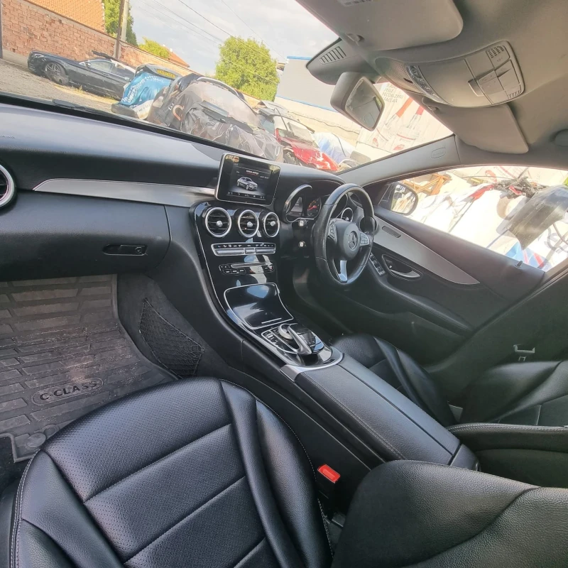 Mercedes-Benz C 300 Hybrid , снимка 12 - Автомобили и джипове - 51895919