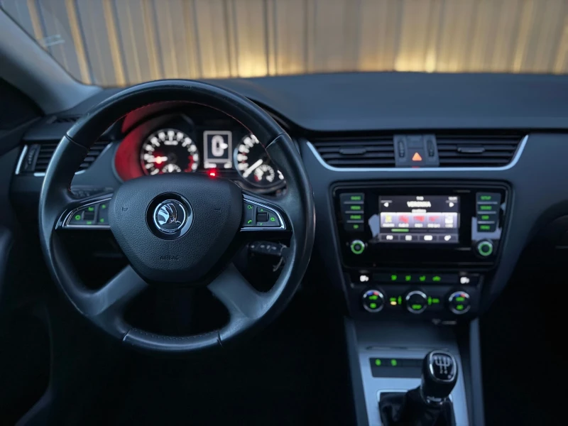 Skoda Octavia, снимка 10 - Автомобили и джипове - 52237932